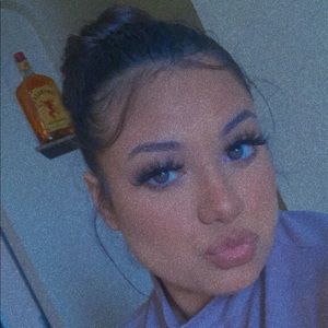 Meet your Posher, Danielle